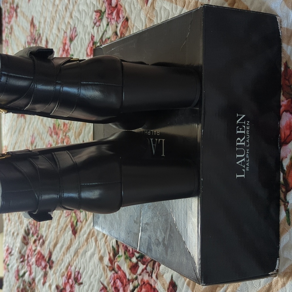 Lauren Ralph Lauren Women's ankle-length boot heels. - Picture 6 of 9